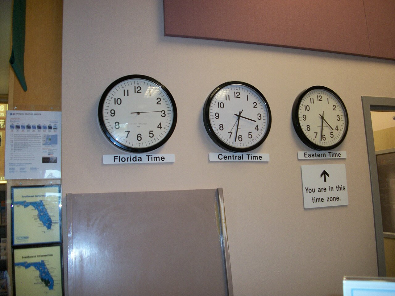 SB I 95 Florida Welcome Center; Eastern, Central, and Florida Times